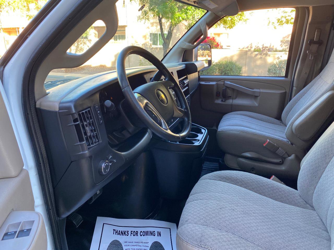 Used 2017 Chevrolet Express 3500 Extended image 38