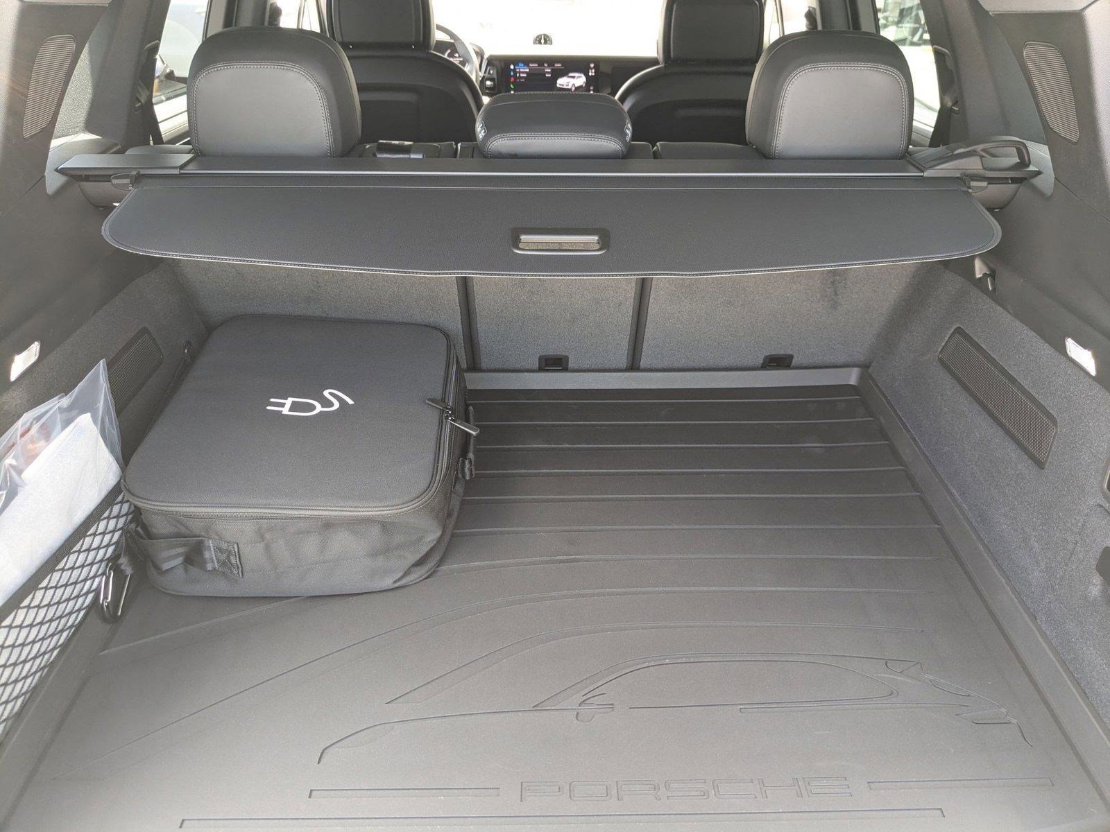 Certified 2025 Porsche Cayenne E-Hybrid image 24