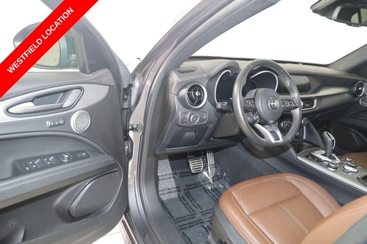 Used 2024 Alfa Romeo Stelvio Ti AWD/4WD image 49