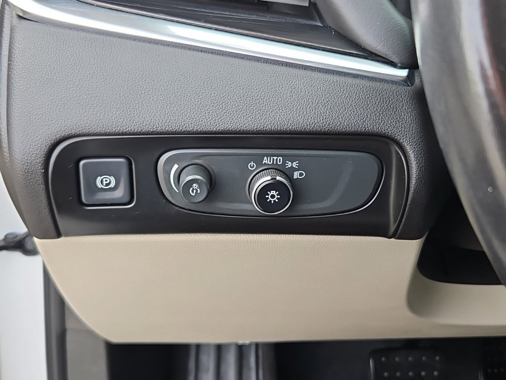 Used 2019 Buick Enclave Essence FWD image 14