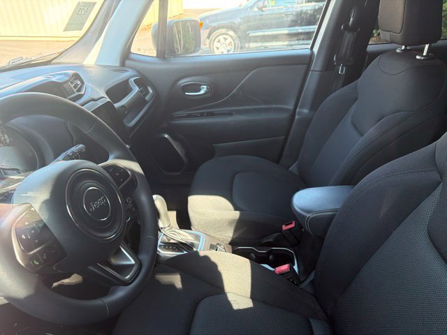 Used 2022 Jeep Renegade Sport w/ Sport Appearance Group FWD image 5