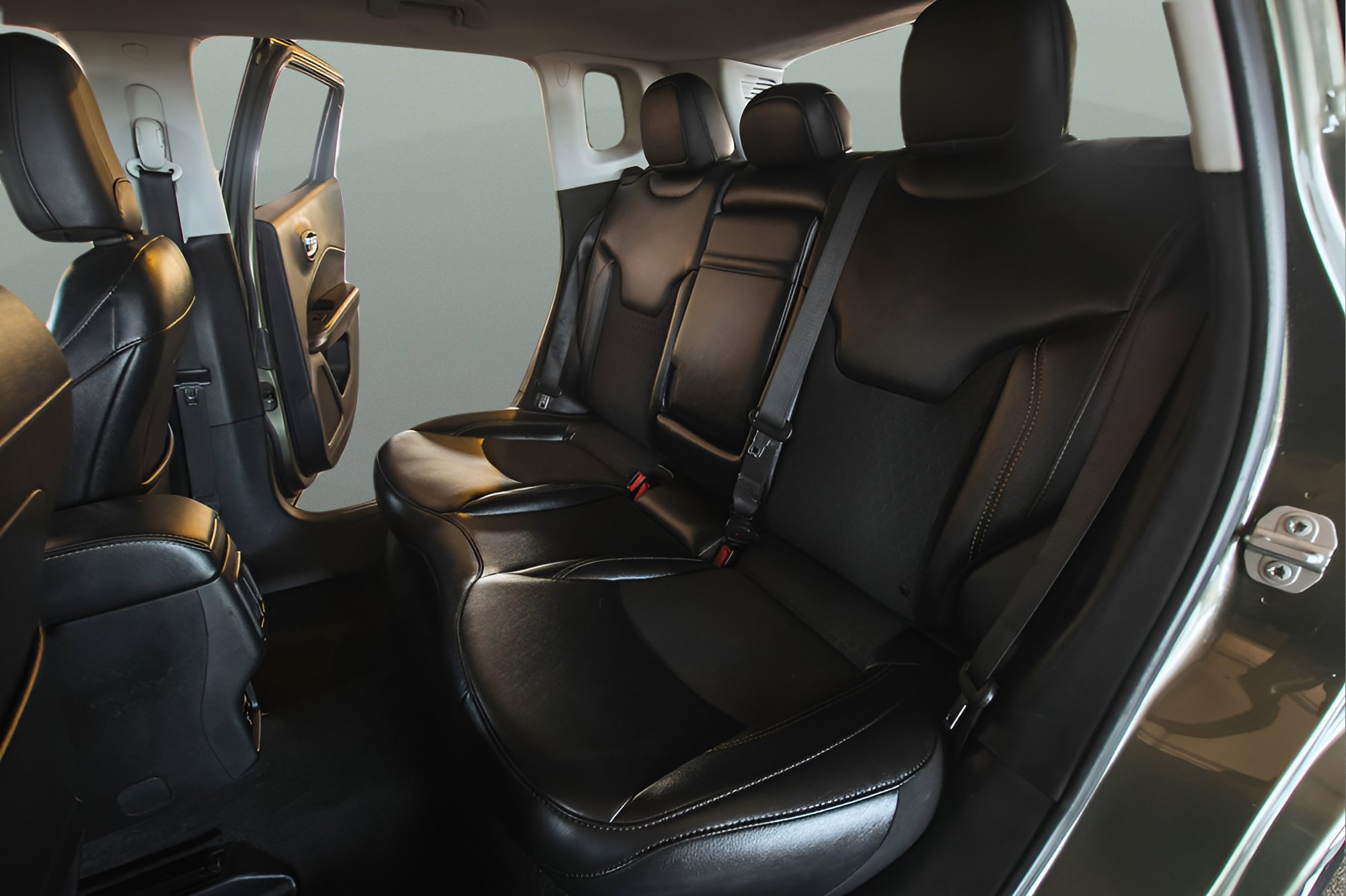 Used 2019 Jeep Compass Latitude AWD/4WD image 14