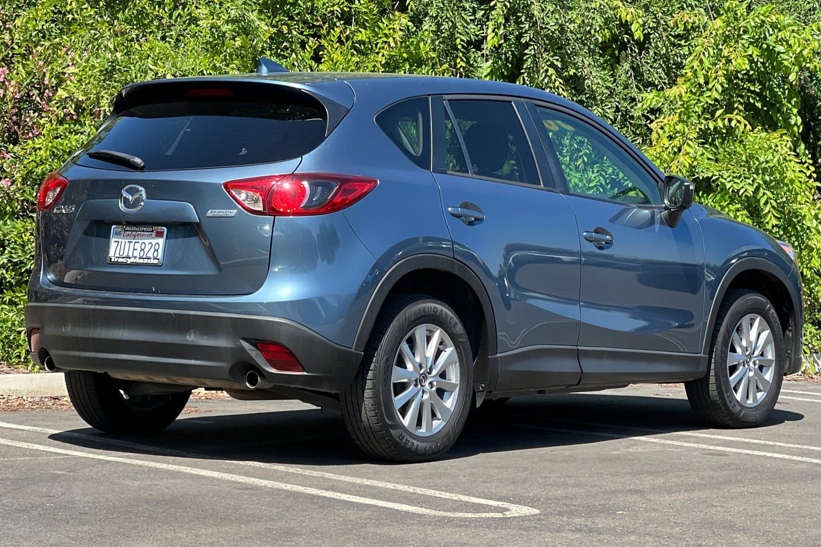 Used 2016 MAZDA CX-5 Touring w/ Bose/Moonroof Package FWD image 4