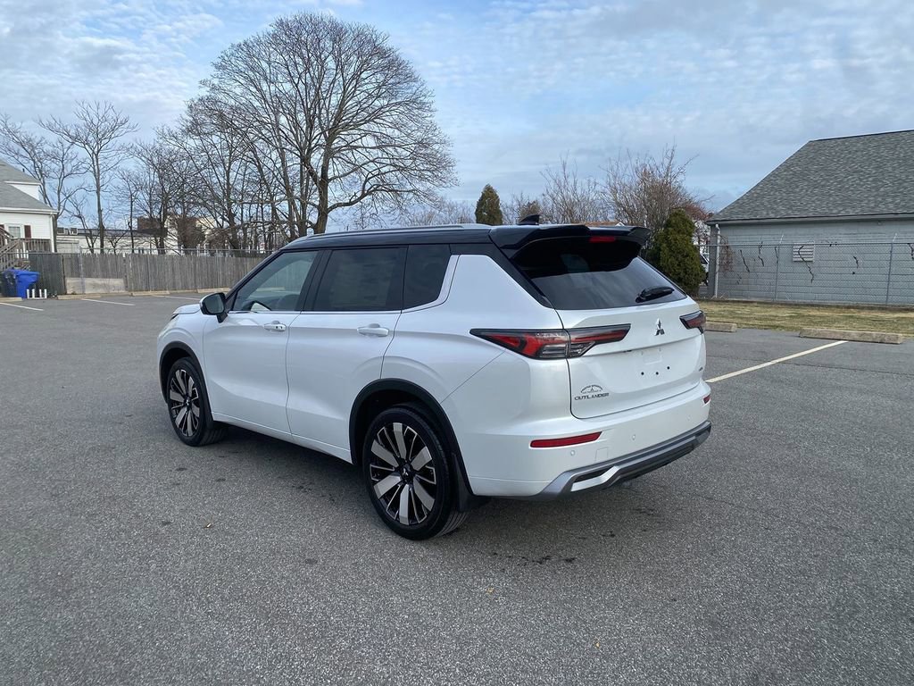 New 2026 Mitsubishi Outlander SEL FWD image 8