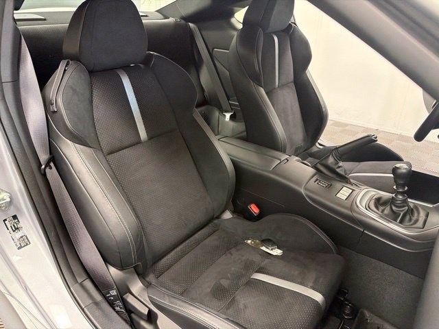 Used 2025 Toyota GR86 Premium w/ Performance Package RWD image 15