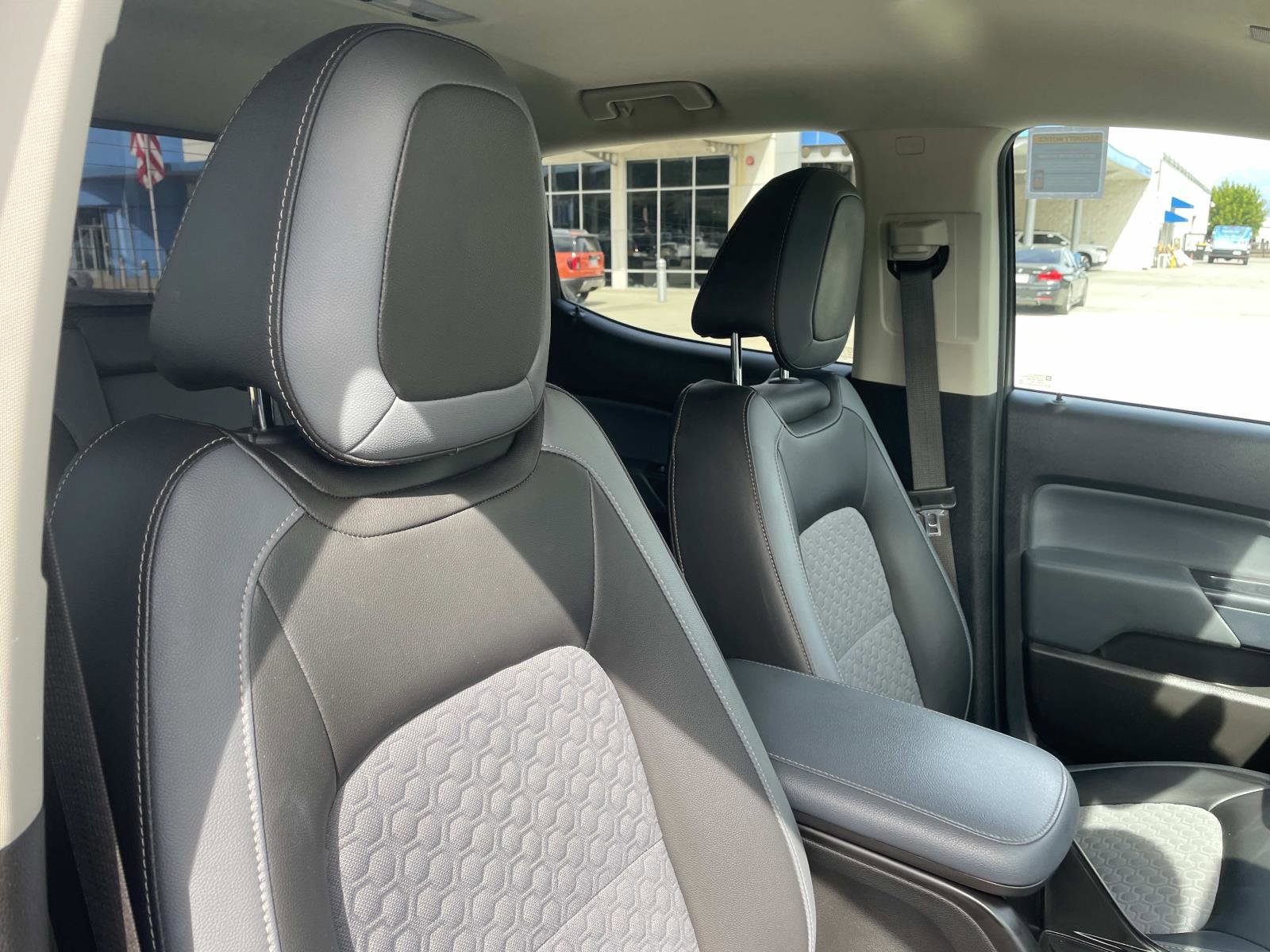 Used 2022 Chevrolet Colorado Z71 image 24