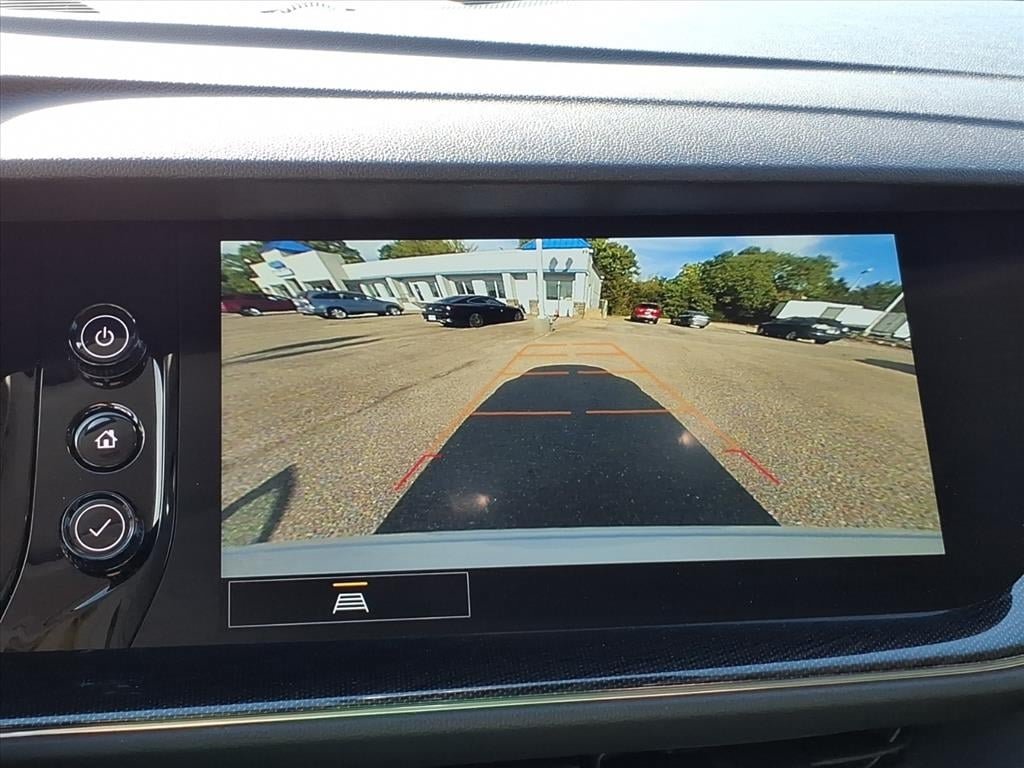 Used 2023 Buick Envision Essence FWD image 27