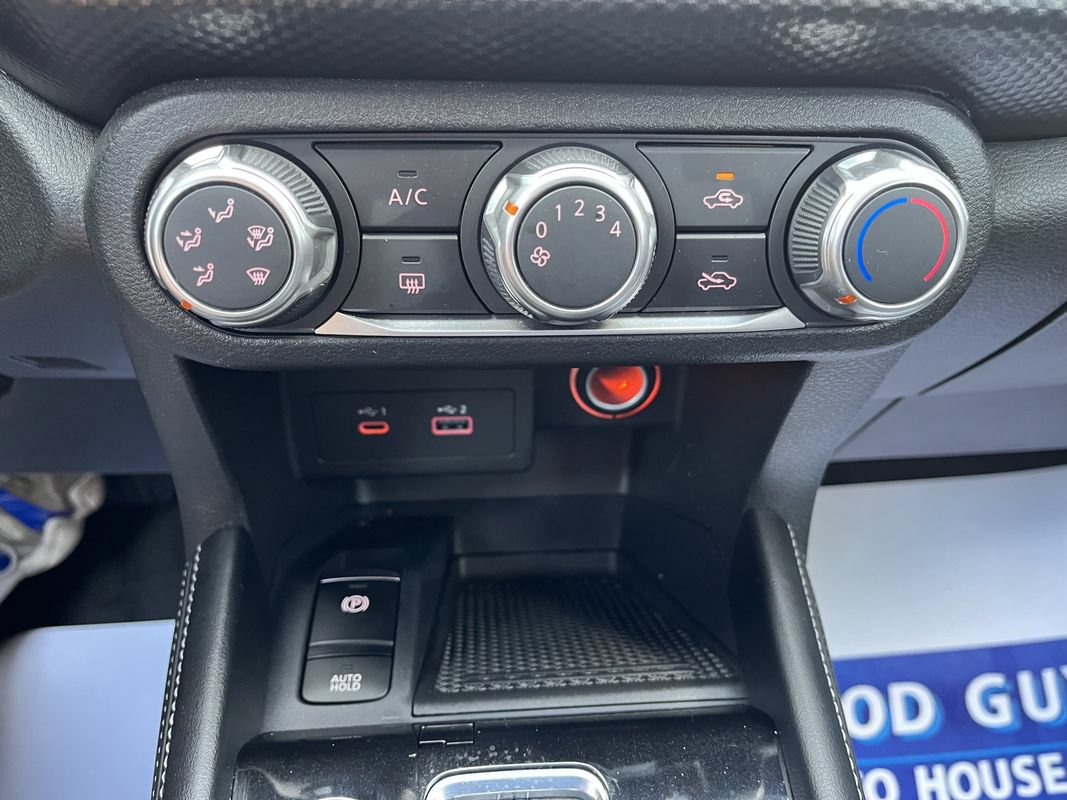 Used 2023 Nissan Kicks SV FWD image 11