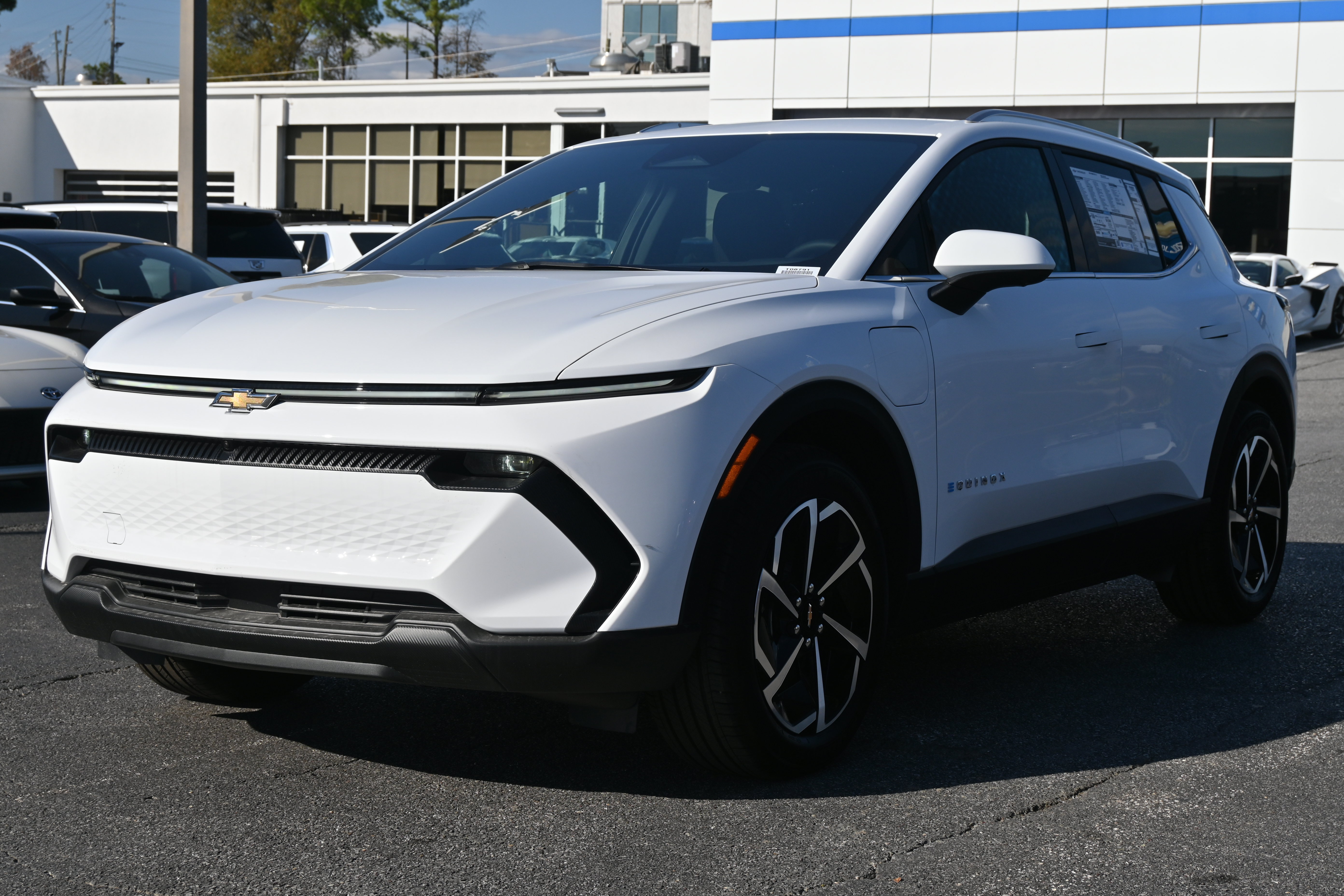 New 2026 Chevrolet Equinox EV LT FWD image 5