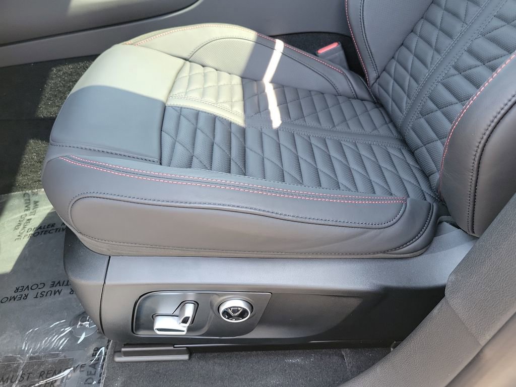 New 2023 Maserati Levante Trofeo image 14