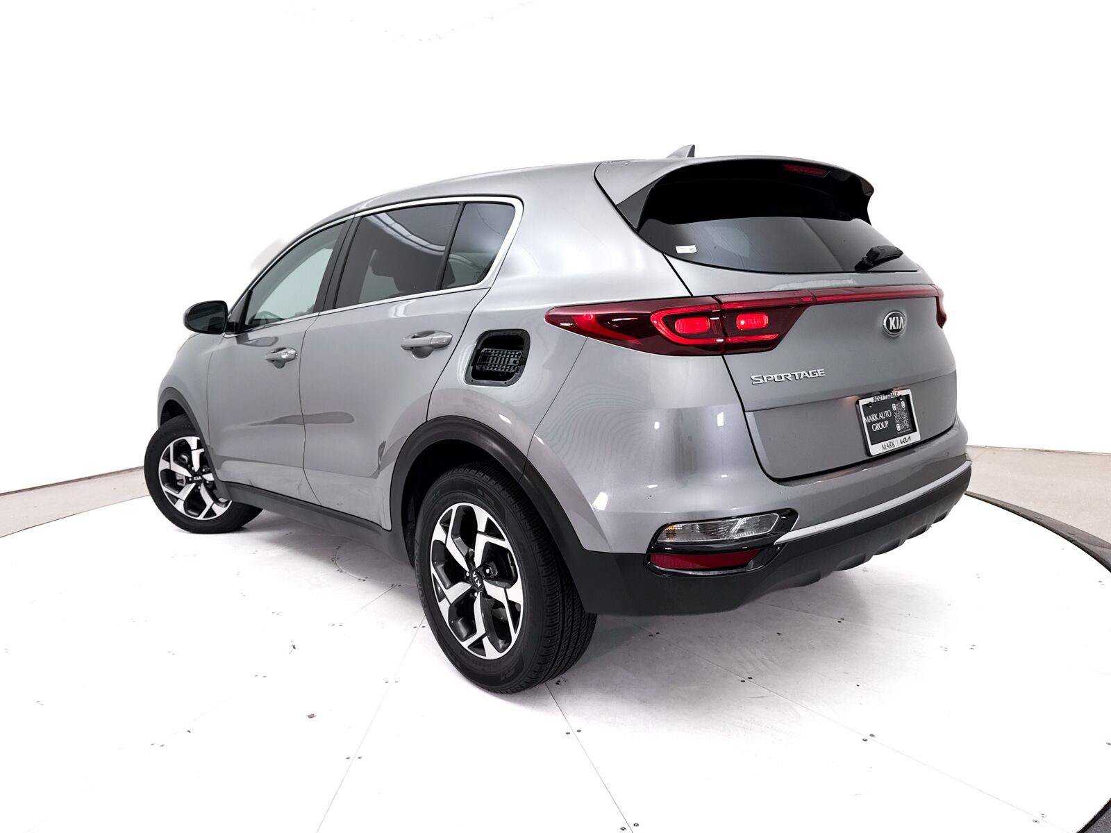 Used 2022 Kia Sportage LX FWD image 2