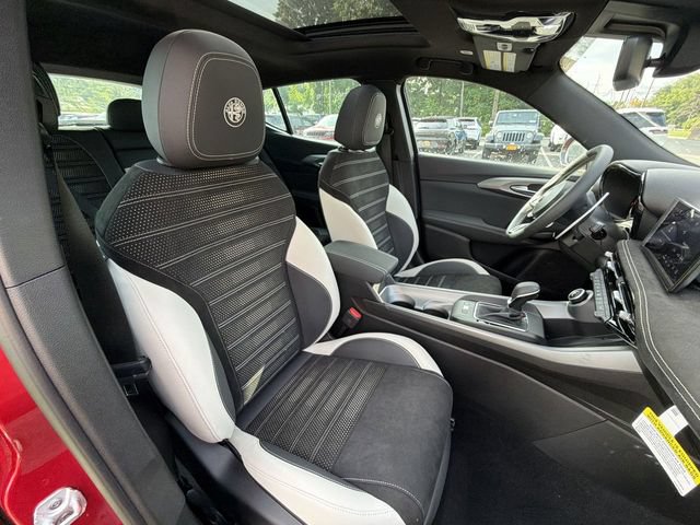New 2026 Alfa Romeo Tonale w/ Active Assist Package AWD/4WD image 15