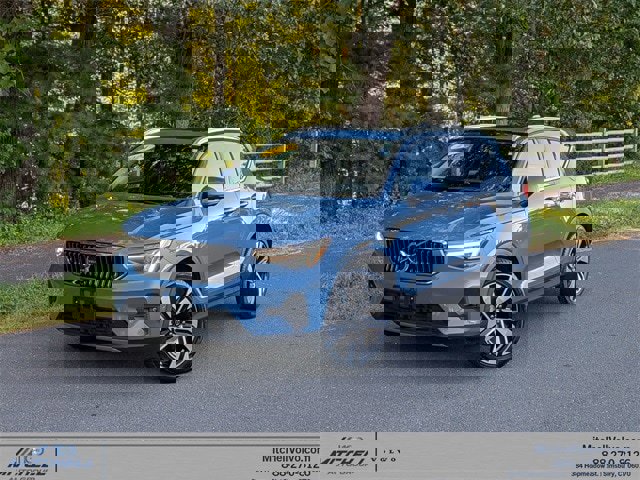 Certified 2024 Volvo XC40 B5 Plus image 1