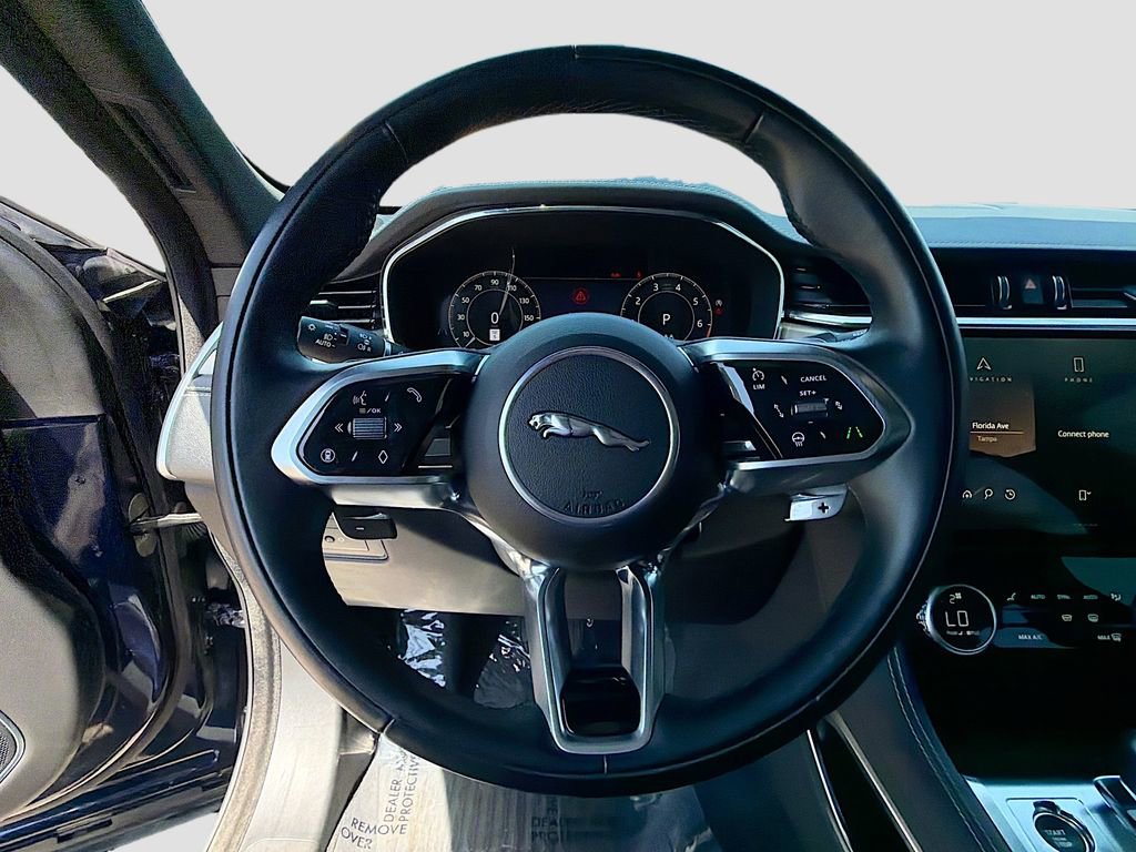 Used 2025 Jaguar F-PACE R-Dynamic S AWD/4WD image 39