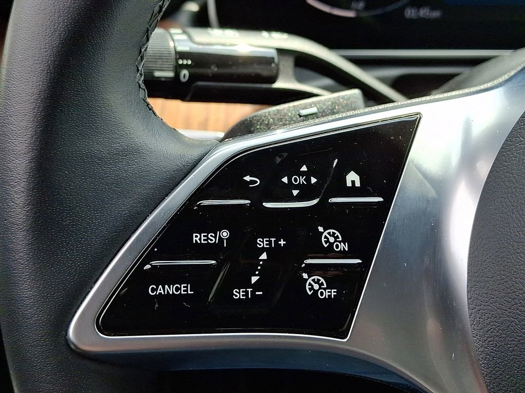 Used 2025 Mercedes-Benz C 300 4MATIC Sedan image 22
