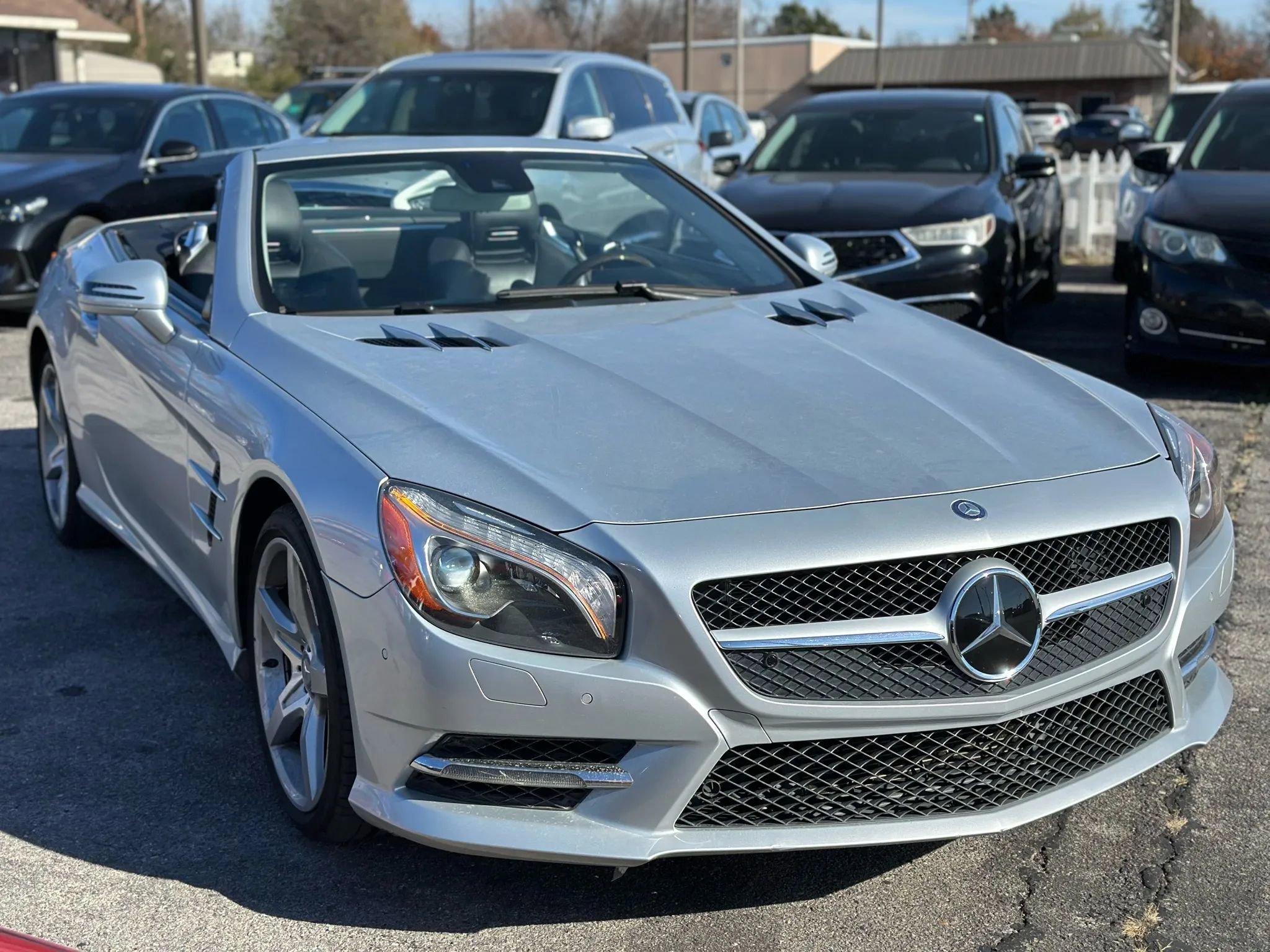 Used 2015 Mercedes-Benz SL 550 w/ Driver Assistance Package image 4