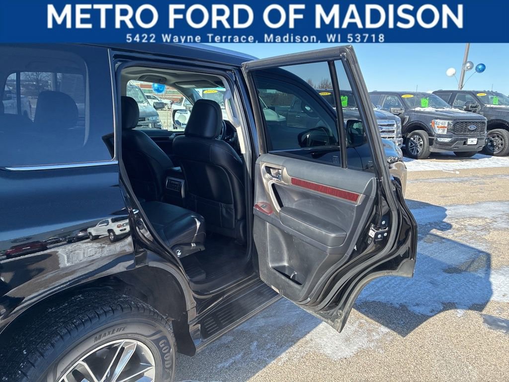 Used 2016 Lexus GX 460 image 46