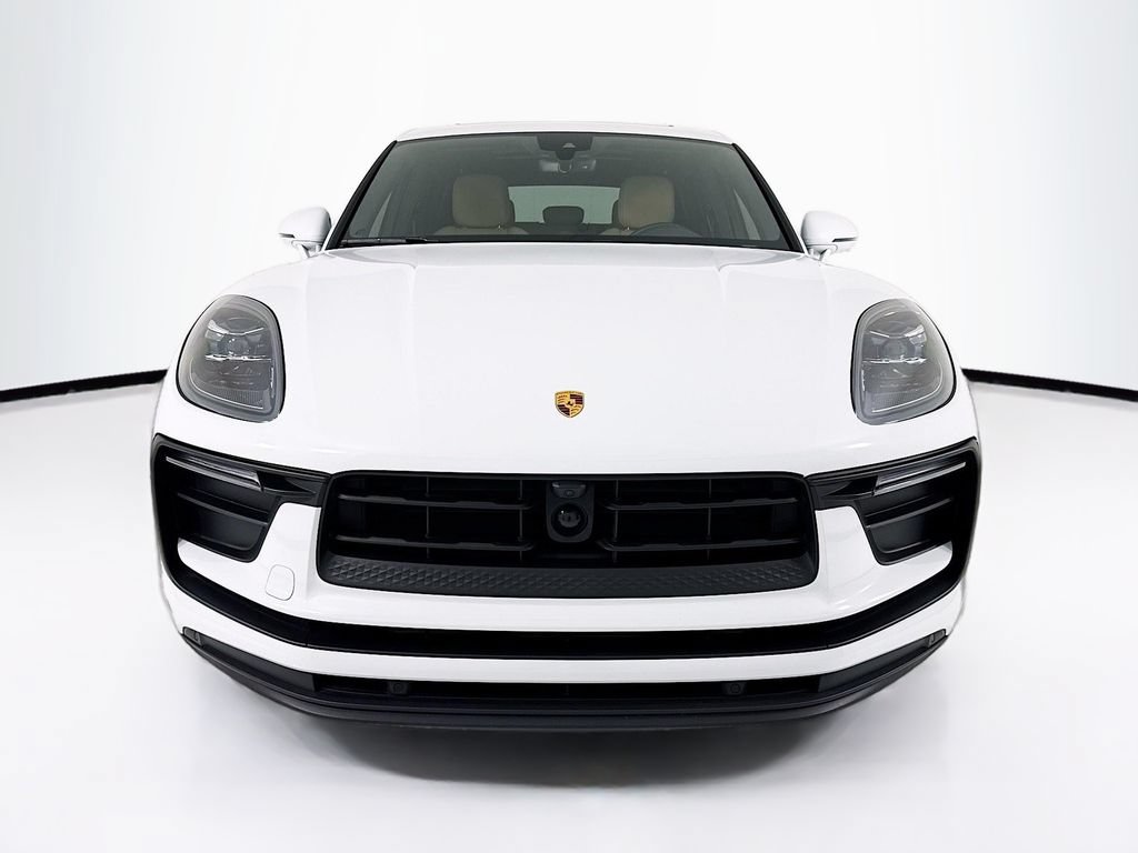 Used 2025 Porsche Macan AWD/4WD image 6