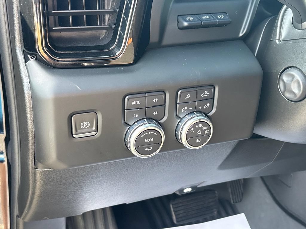 Used 2022 GMC Sierra 1500 AT4 w/ AT4 Premium Package AWD/4WD image 31
