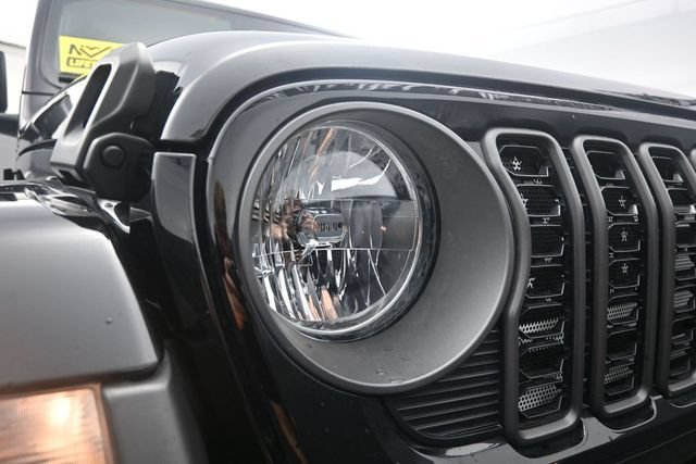 Used 2024 Jeep Gladiator Sport AWD/4WD image 35