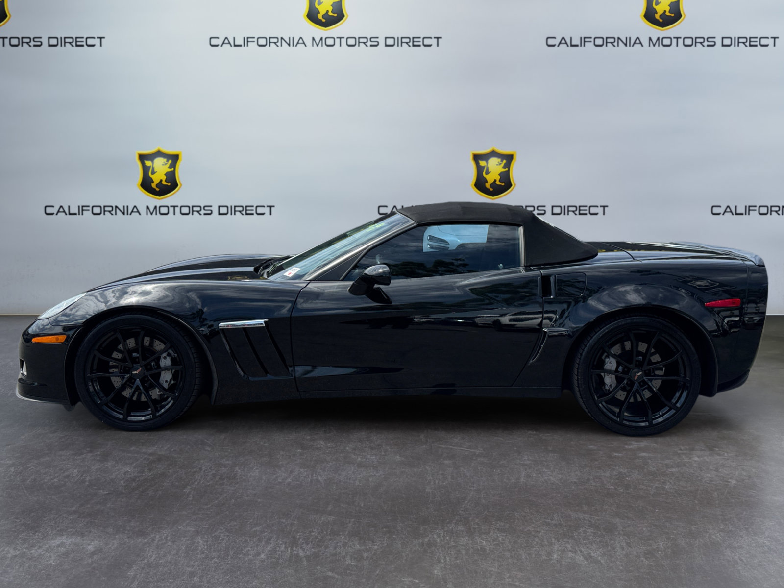 Used 2011 Chevrolet Corvette Grand Sport w/ Preferred Equipment Group RWD image 2