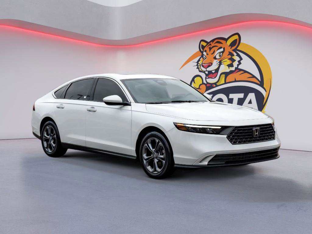 Used 2023 Honda Accord EX image 3