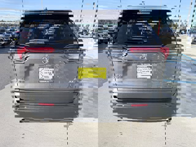 Used 2021 Toyota RAV4 XLE w/ Convenience Package image 8