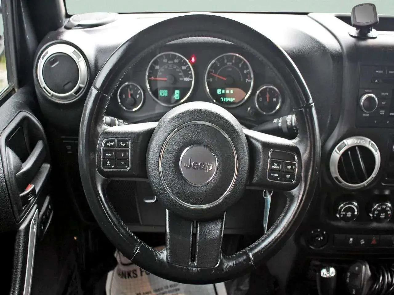 Used 2016 Jeep Wrangler Unlimited Rubicon w/ Connectivity Group image 22