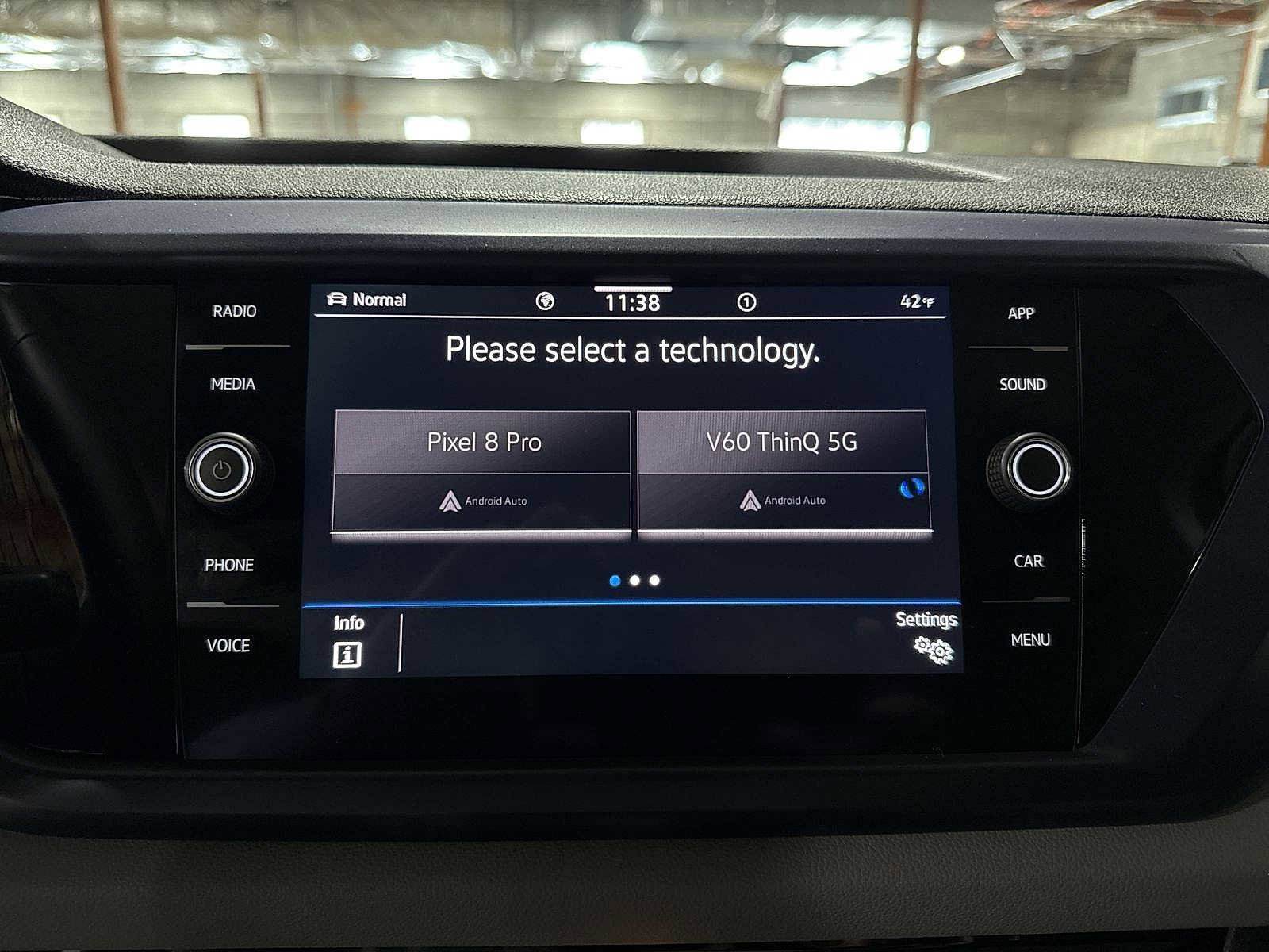 Used 2022 Volkswagen Taos SE image 31