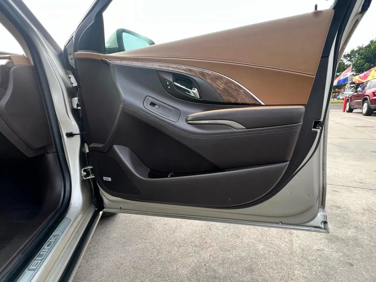 Used 2014 Buick LaCrosse Leather w/ Driver Confidence Package FWD image 30