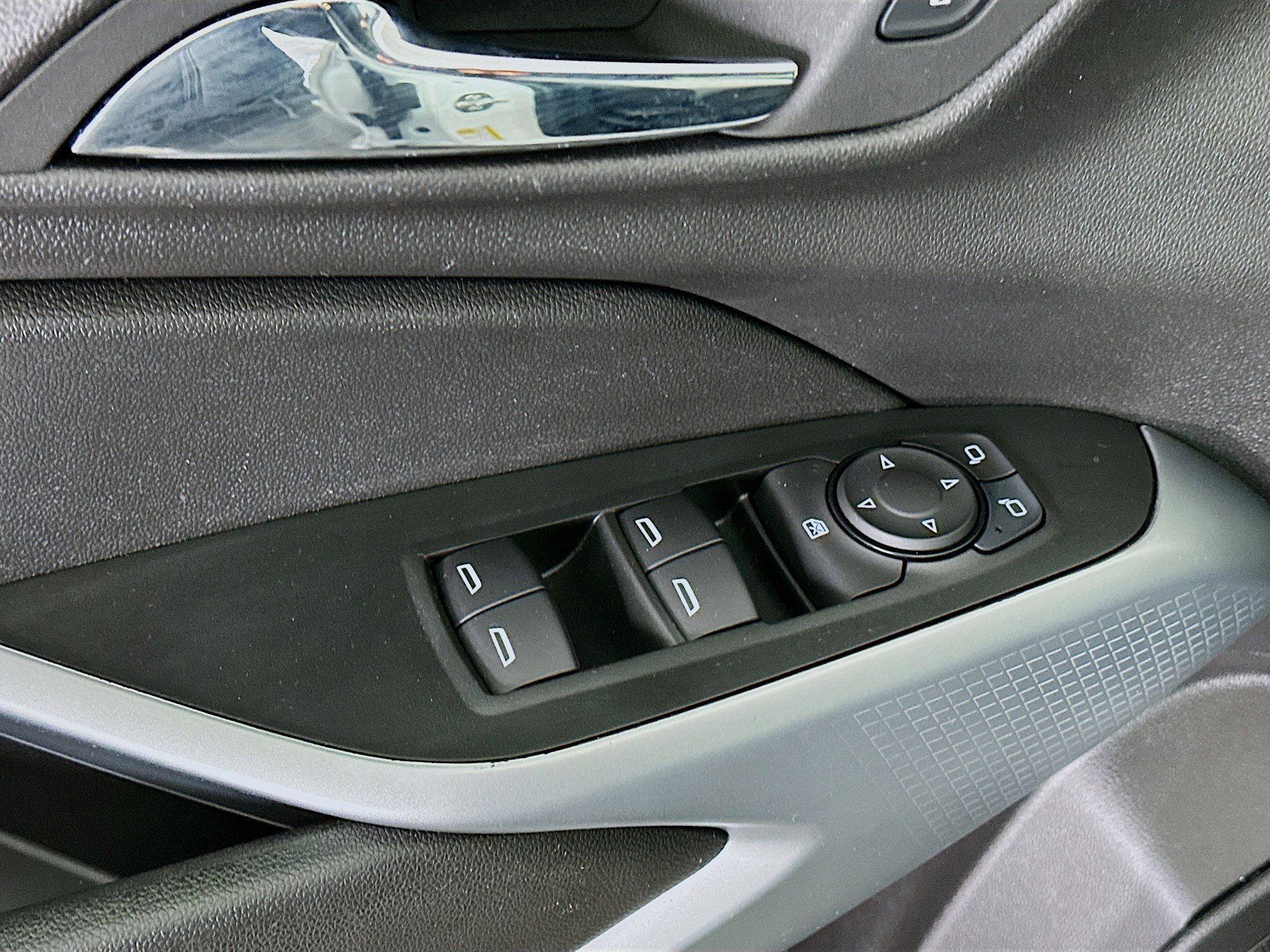 Used 2025 Chevrolet Trax LS image 15