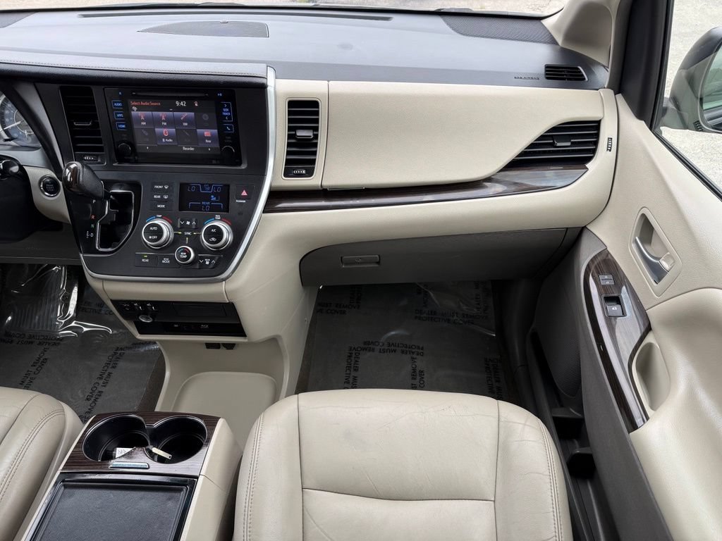 Used 2015 Toyota Sienna XLE Premium AWD/4WD image 26