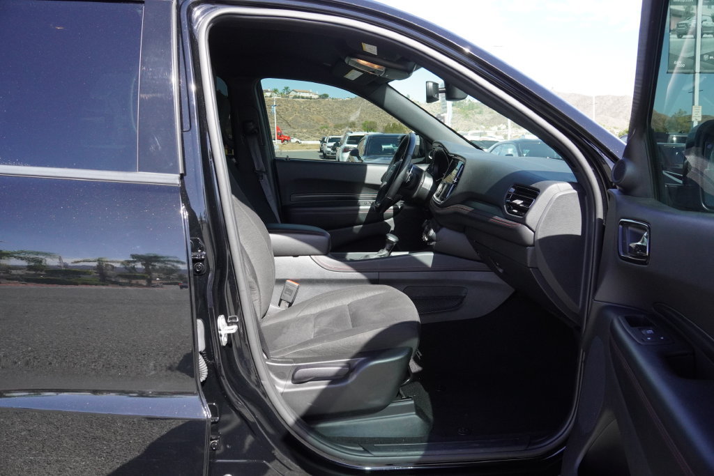 Certified 2025 Dodge Durango GT w/ Blacktop Package RWD image 31
