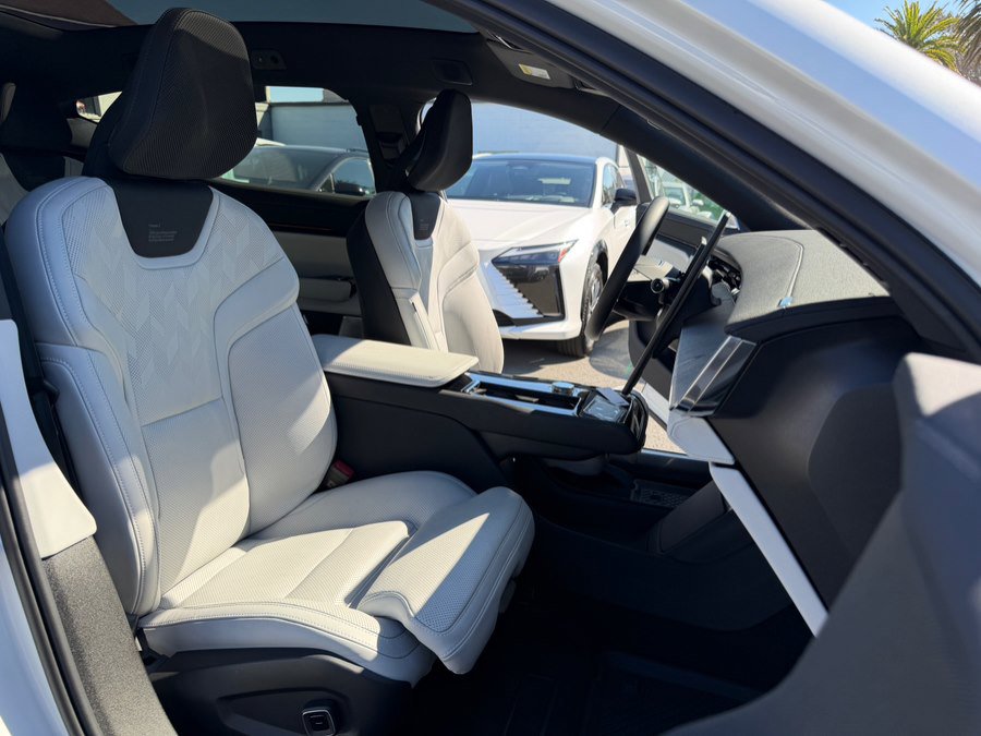 Used 2025 Polestar Polestar 3 image 35