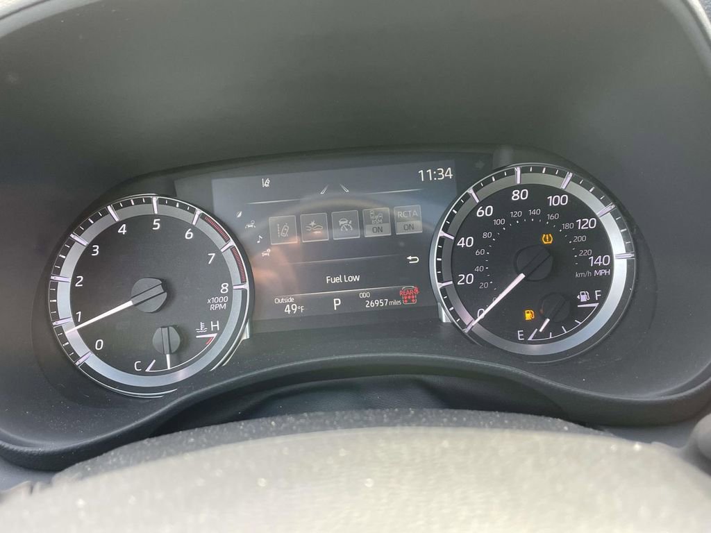 Used 2024 Toyota Highlander LE image 25