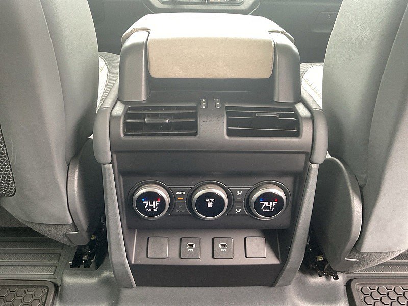Used 2024 Land Rover Defender 110 X-Dynamic SE AWD/4WD image 14