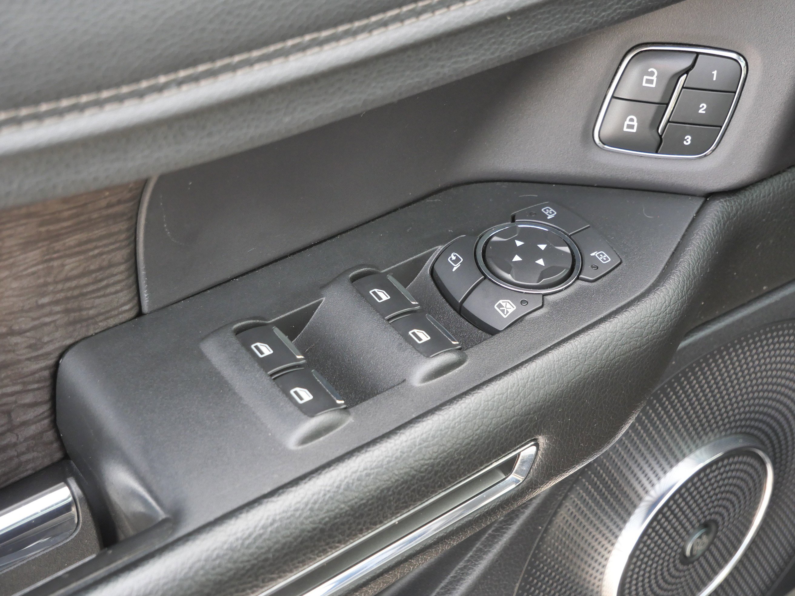 Used 2018 Ford Expedition Limited w/ Equipment Group 301A image 17