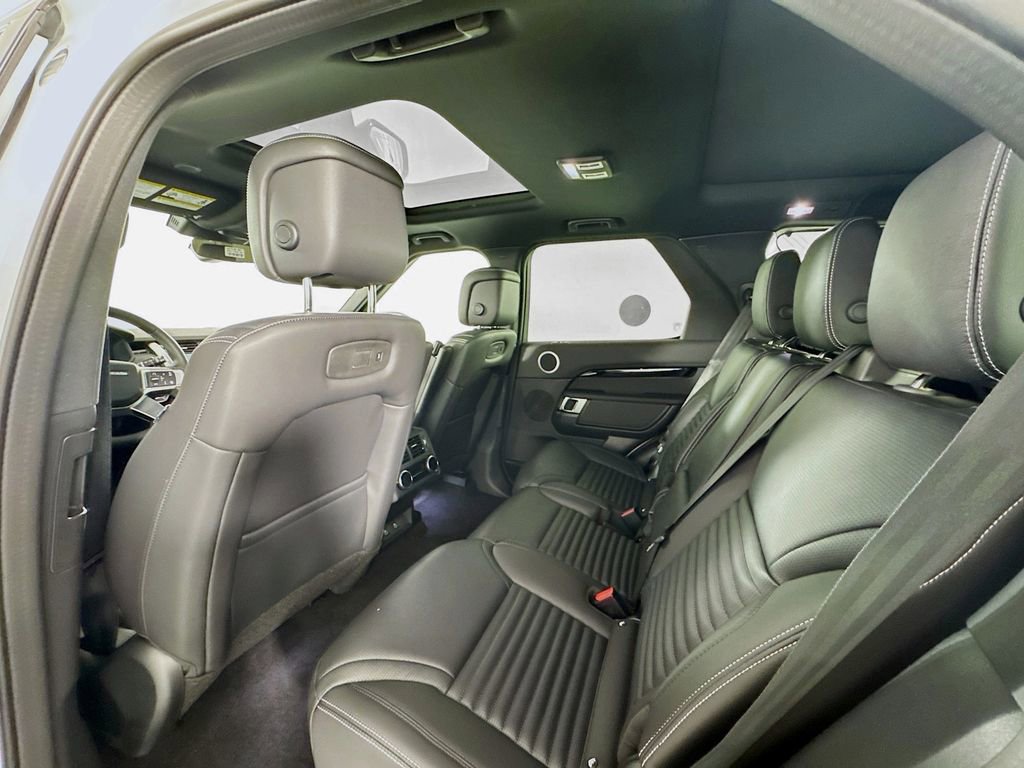 Certified 2025 Land Rover Discovery S AWD/4WD image 24