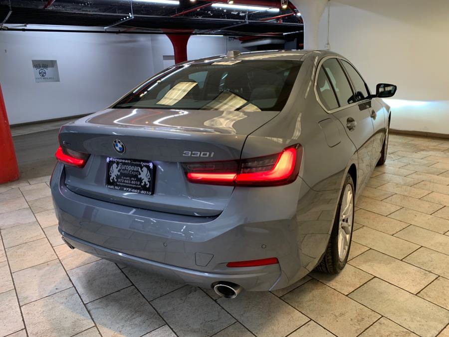 Used 2024 BMW 330i xDrive Sedan w/ Convenience Package image 8