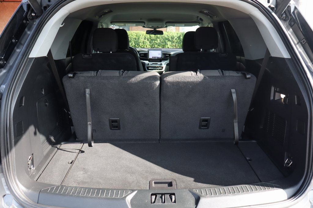 Used 2022 Ford Explorer XLT image 9