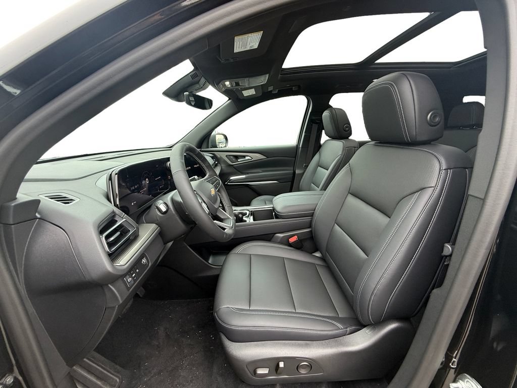New 2026 Chevrolet Traverse LT w/ Sun and Wheel Package FWD image 9