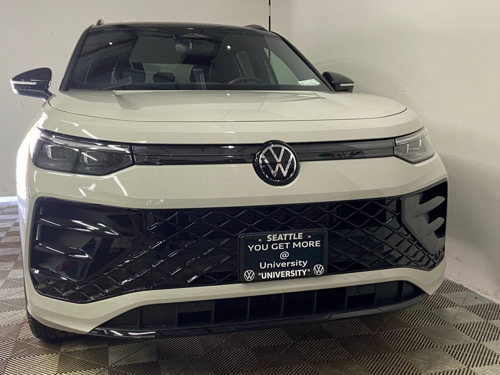 New 2026 Volkswagen Tiguan SE R-Line AWD/4WD image 2
