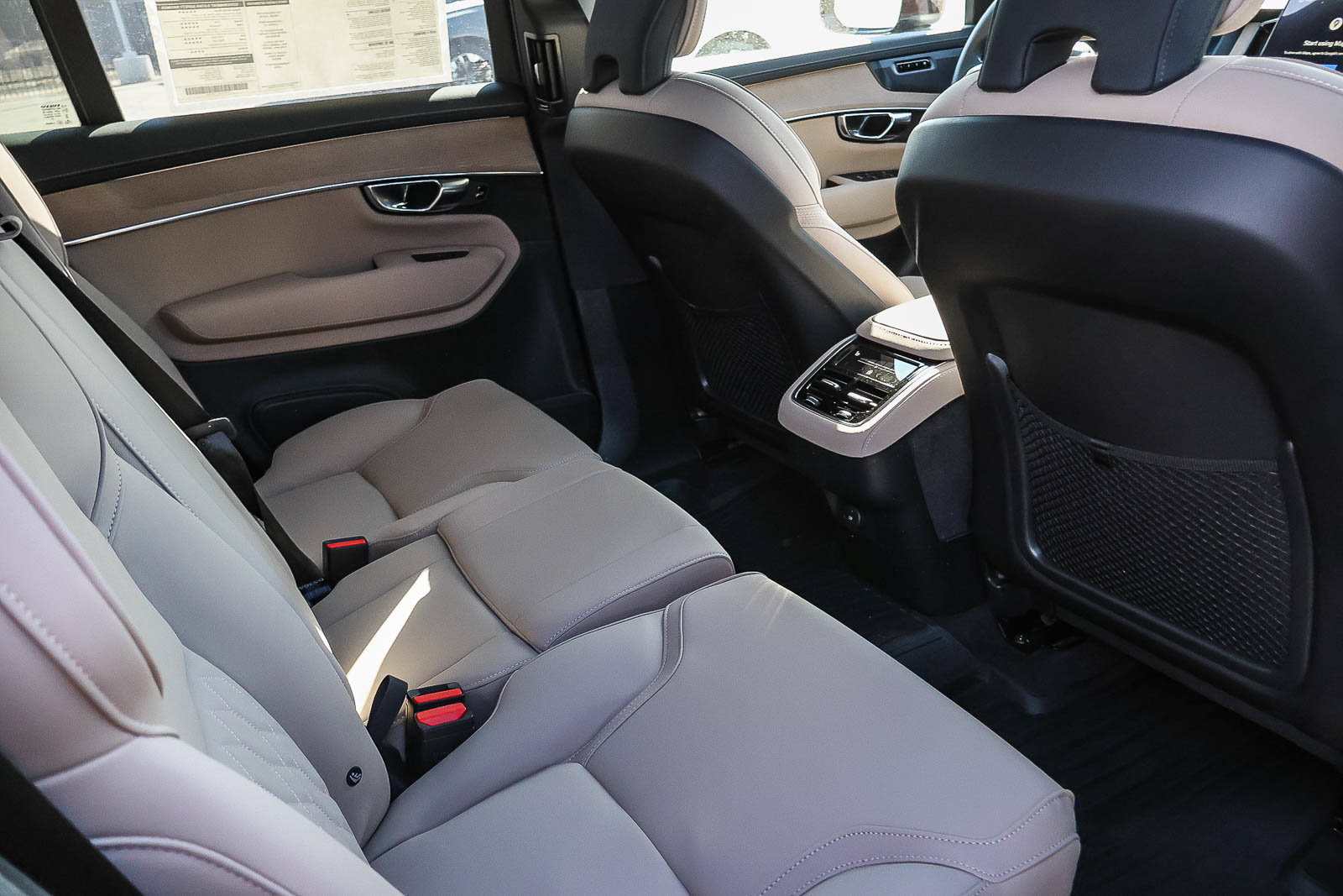New 2026 Volvo XC90 B5 Plus w/ Protection Package Premier AWD/4WD image 14