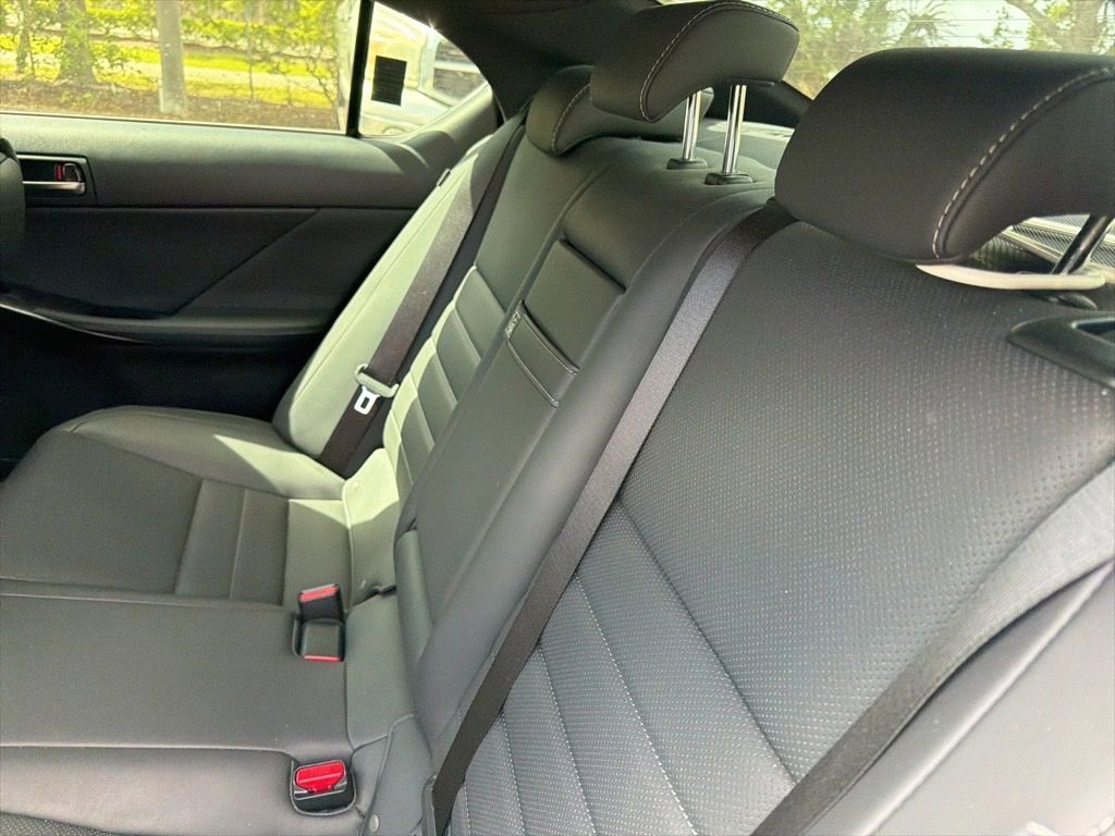 Used 2022 Lexus IS 350 F Sport image 9