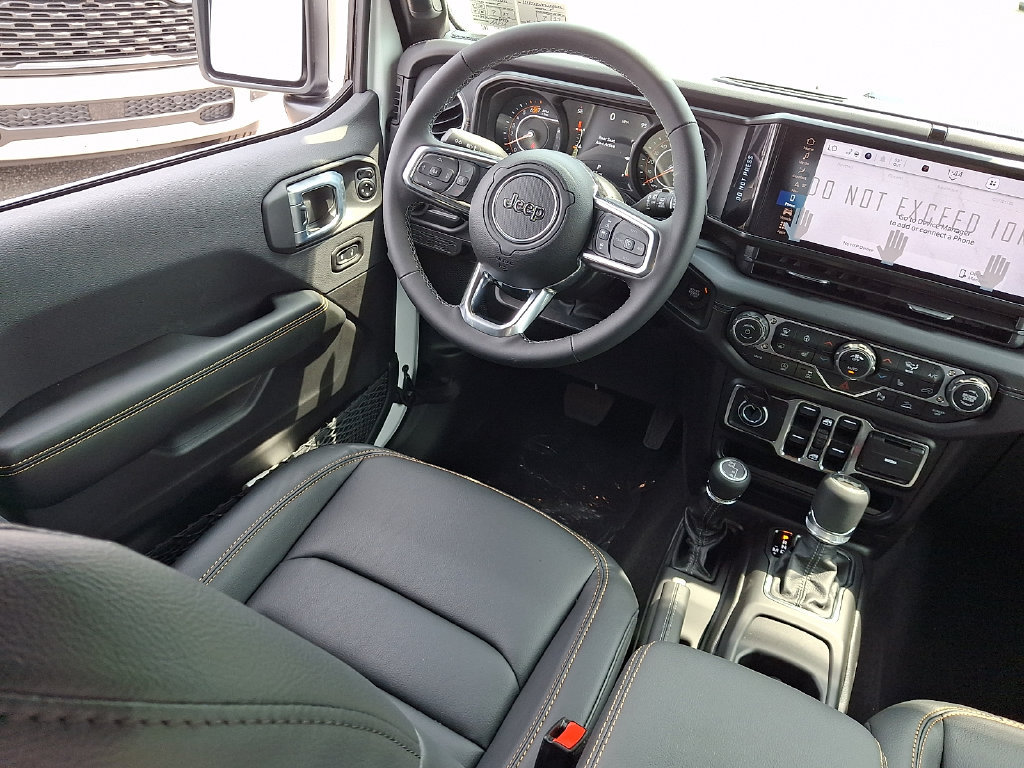 New 2026 Jeep Wrangler Unlimited Sahara AWD/4WD image 10
