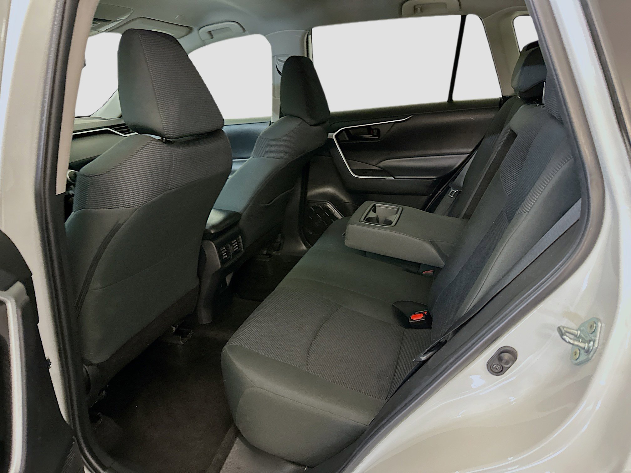 Used 2024 Toyota RAV4 LE image 29