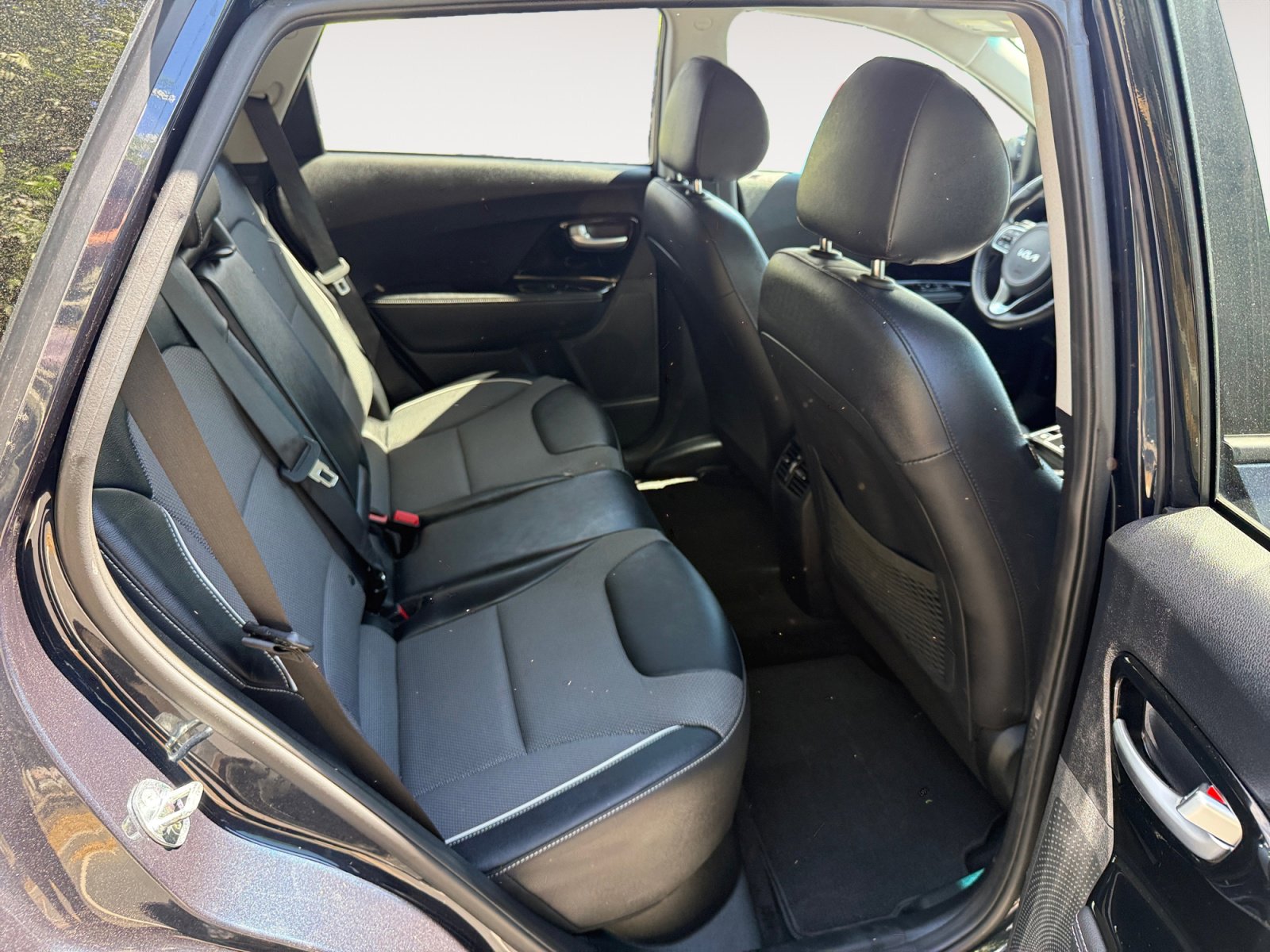 Used 2022 Kia Niro EX image 18