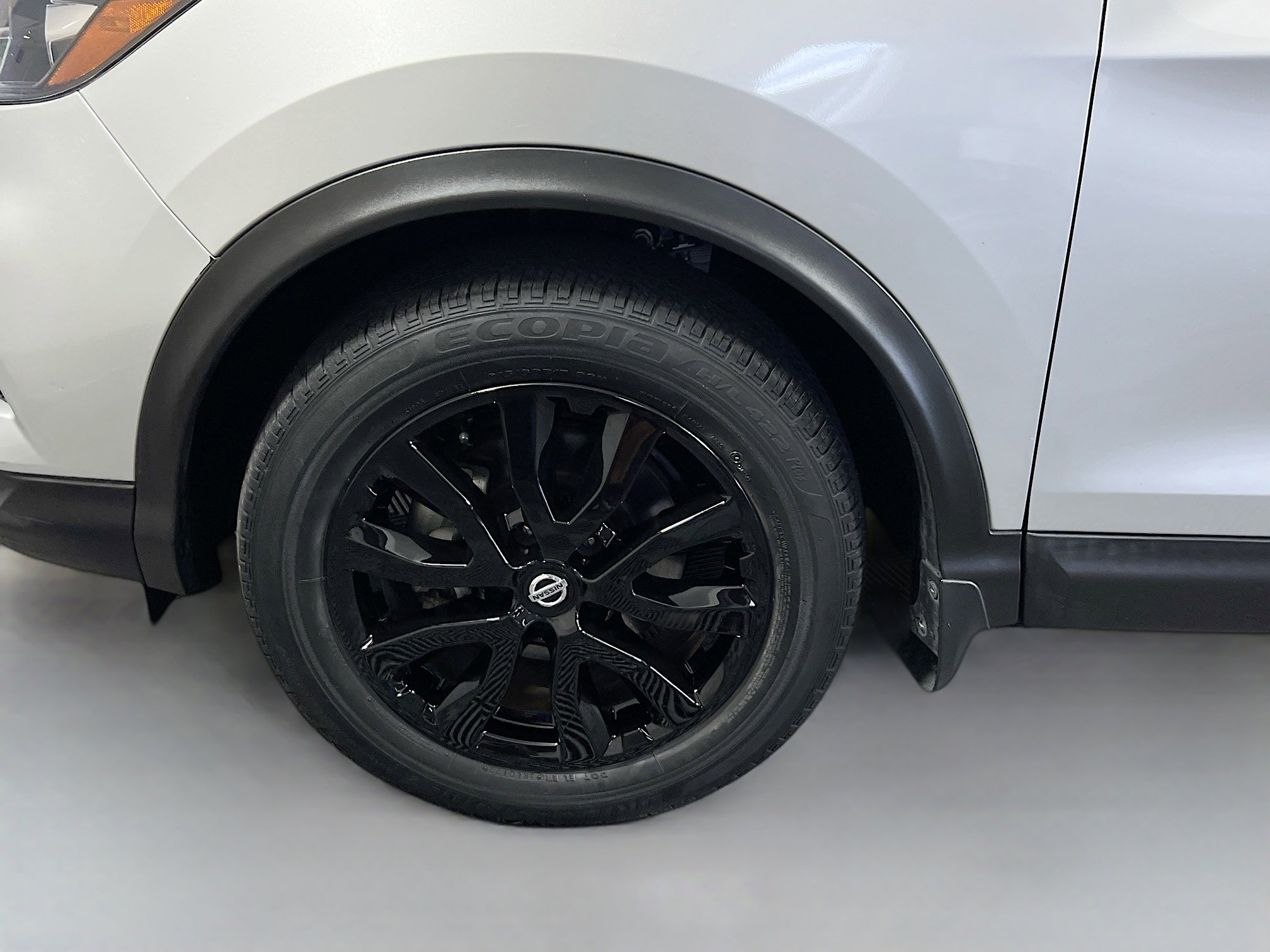 Used 2022 Nissan Rogue Sport SV w/ Technology Package image 13