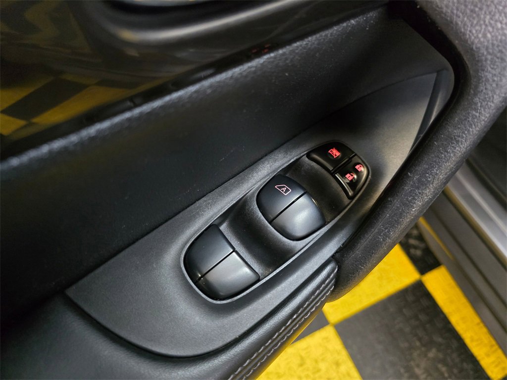 Used 2020 Nissan Rogue SV image 22