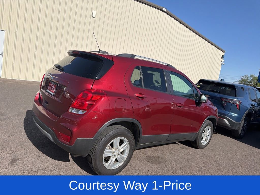 Used 2021 Chevrolet Trax LT AWD/4WD image 13